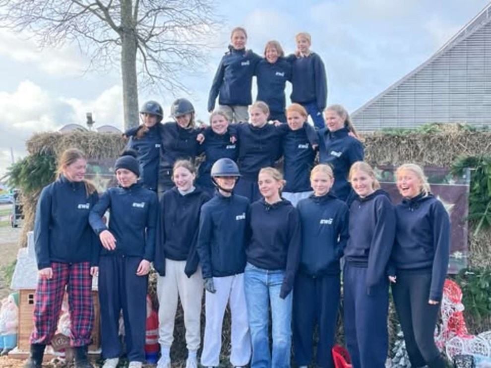 Ponyryttere tager til kmpe juleshow
