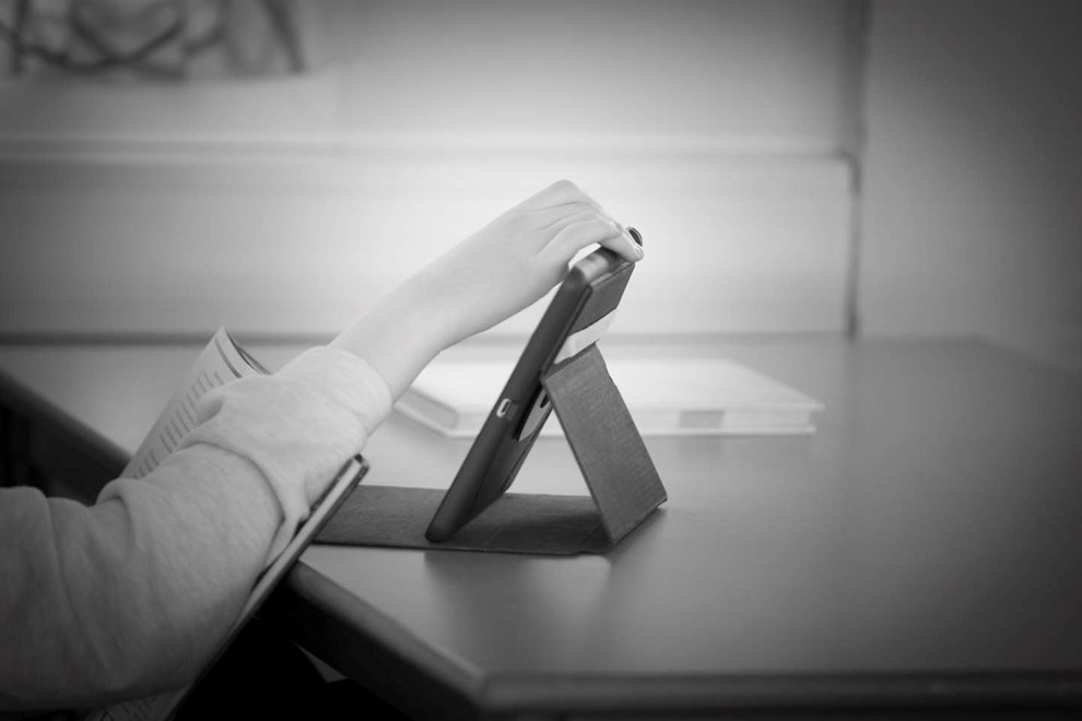 BRK giver brn fri adgang til porno