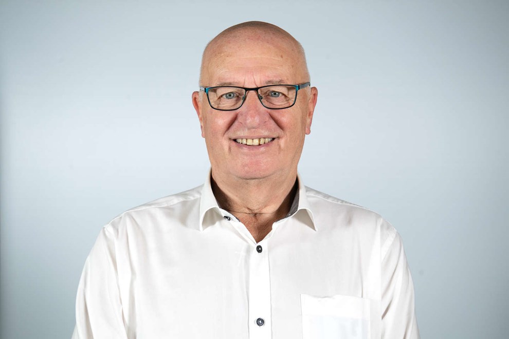 Tom vil uddele flag og faner p� Bornholm