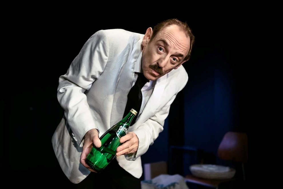 K�benhavnsk teater l�gger vejen forbi R�nne Teater