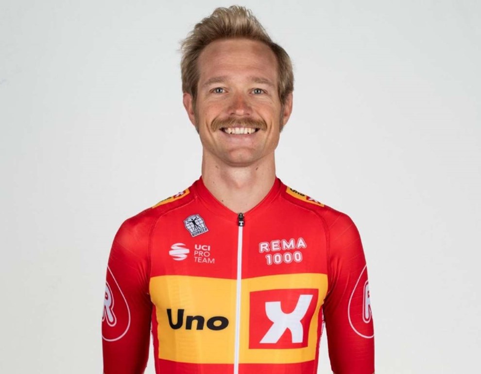 Corts hold venter i sp�nding p� Tour-invitation