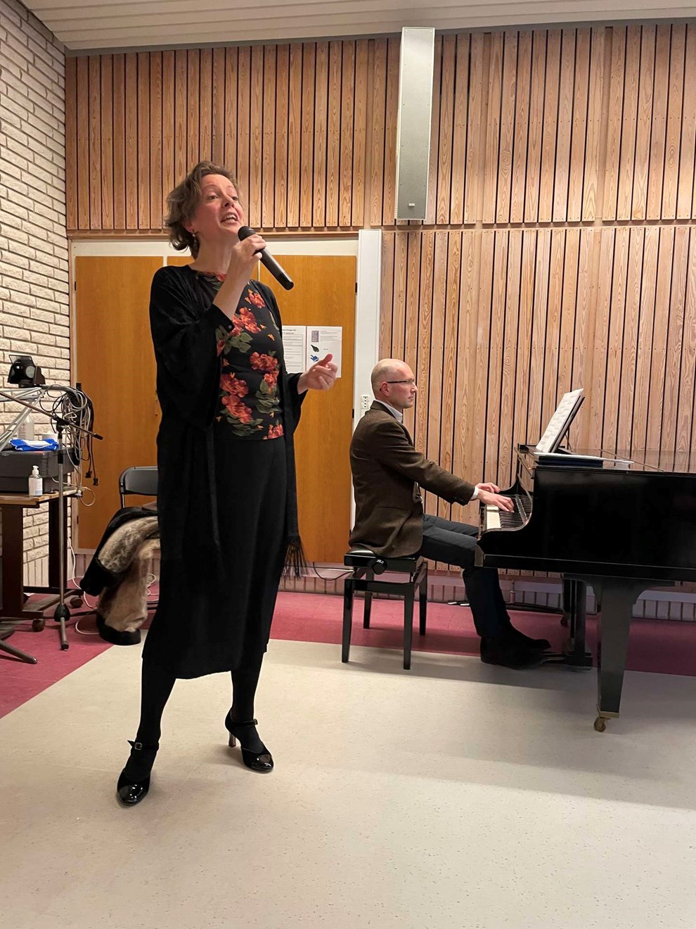 Musikalsk ægtepar begejstrede på Rønne Bibliotek Musikalsk ægtepar begejstrede på Rønne Bibliotek