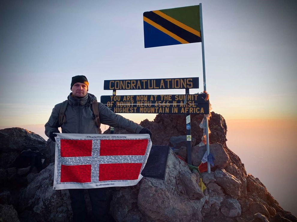 Kim til tops for at mindes faldne soldater