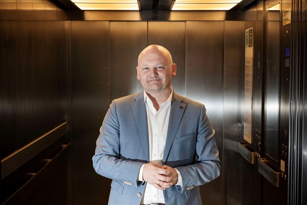 Sk�bnevalg: Har store forh�bninger til tidligere topchef
