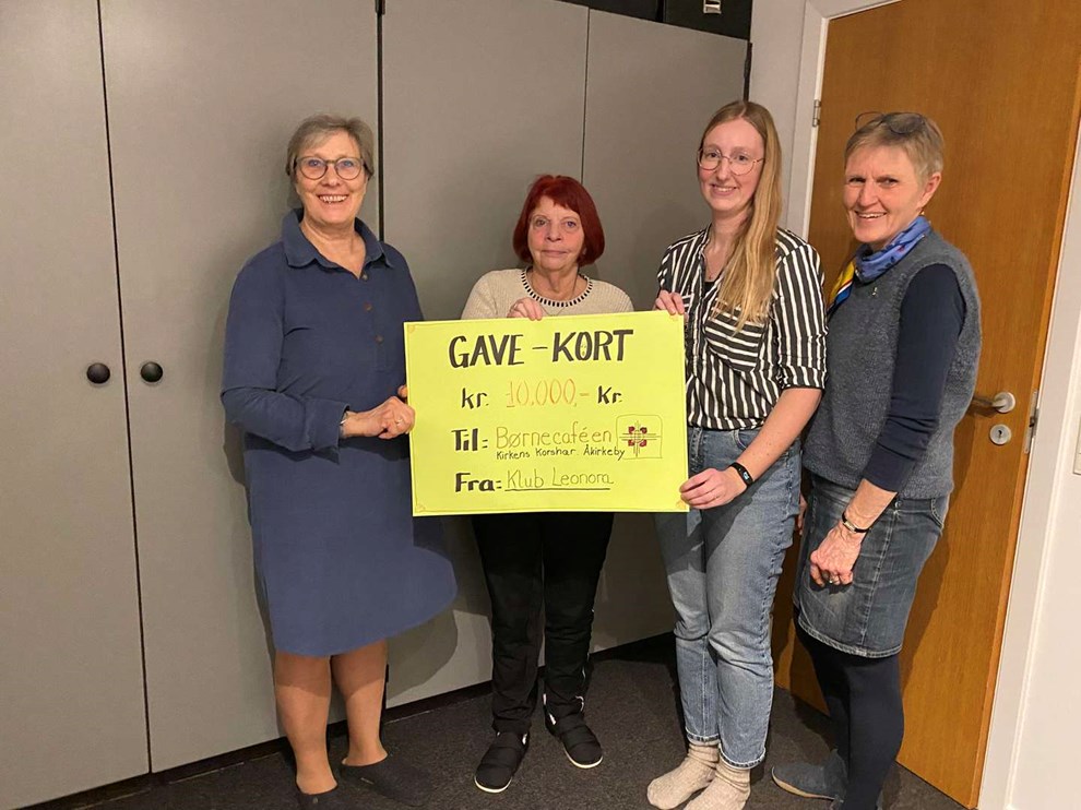 B�rnecaf� f�r pengegave af lokal klub