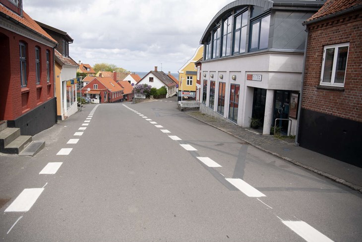I 2021 blev Br&oslash;ddegade en 2 minus 1-vej, og det har v&aelig;ret med til at afhj&aelig;lpe trafikproblemerne i byen, mener Torsten Sletskov, som mener, at BAT's busser ogs&aring; skal tage vejen ned ad bakken. Jens-Erik Larsen