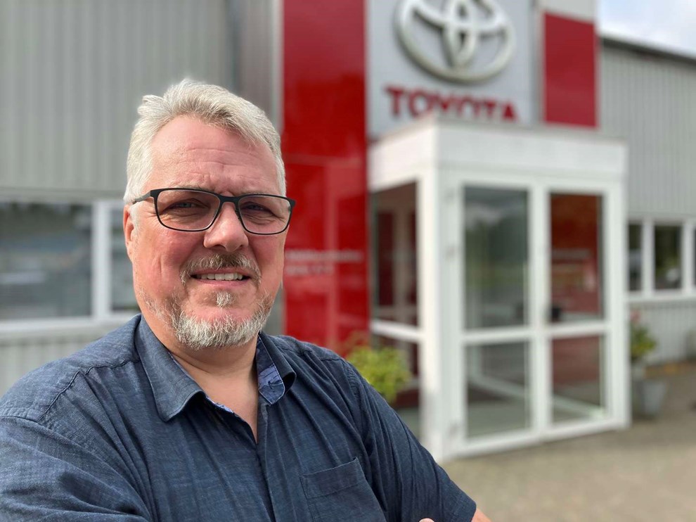 Jim har 25-rs jubilum i bilbranchen: 'Jeg har hnden p kogepladen nu'