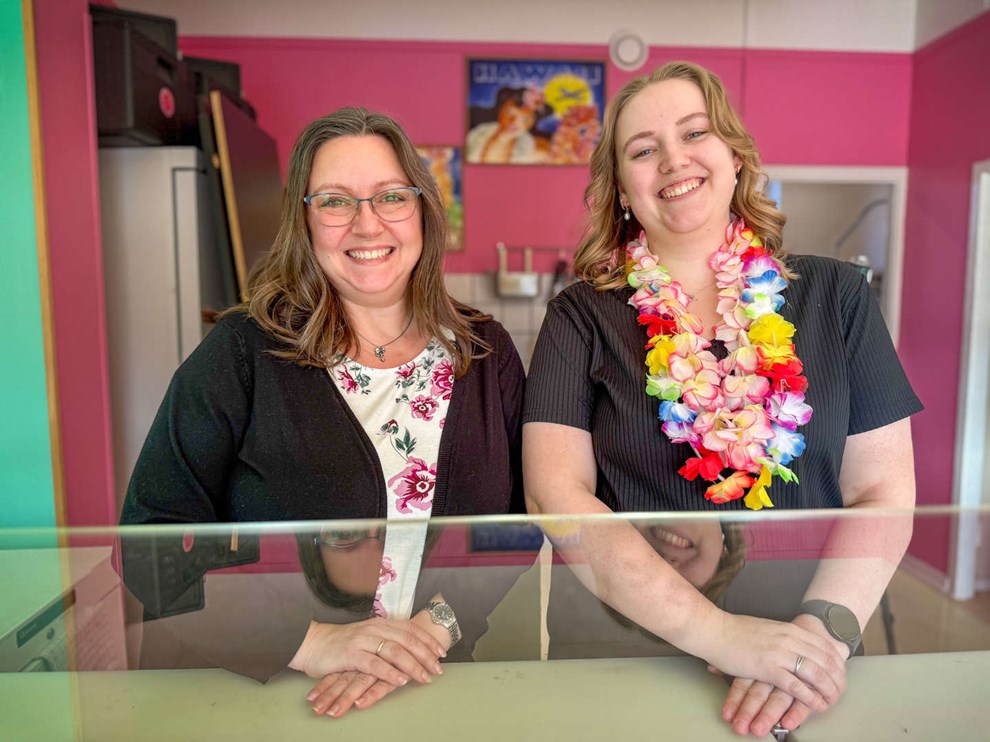 Mor hj�lper datter med at overtage spisested: 'Man vil jo sine b�rn det bedste'