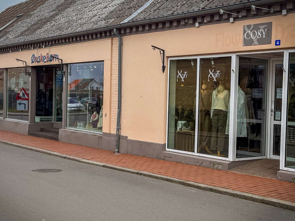 Lukker og slukker: 'Vi m bare erkende, at tiden for en tjbutik ikke er god'