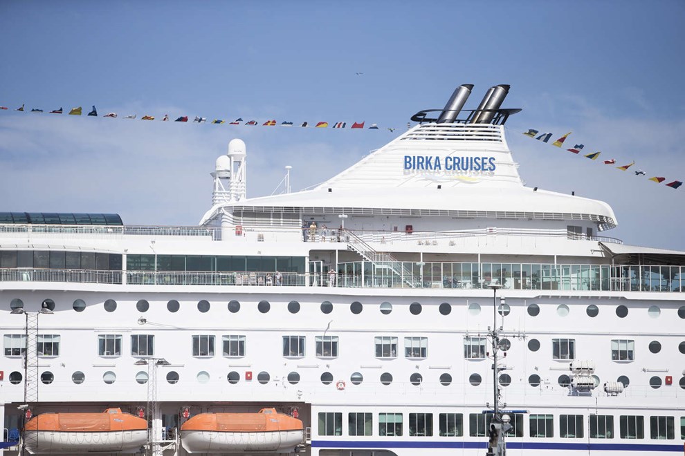 Skibene kommer med en ny type turister