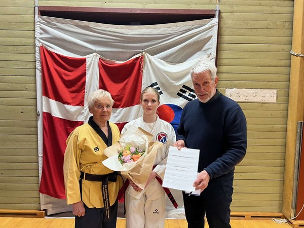 Unge talenter bel�nnet med rejser