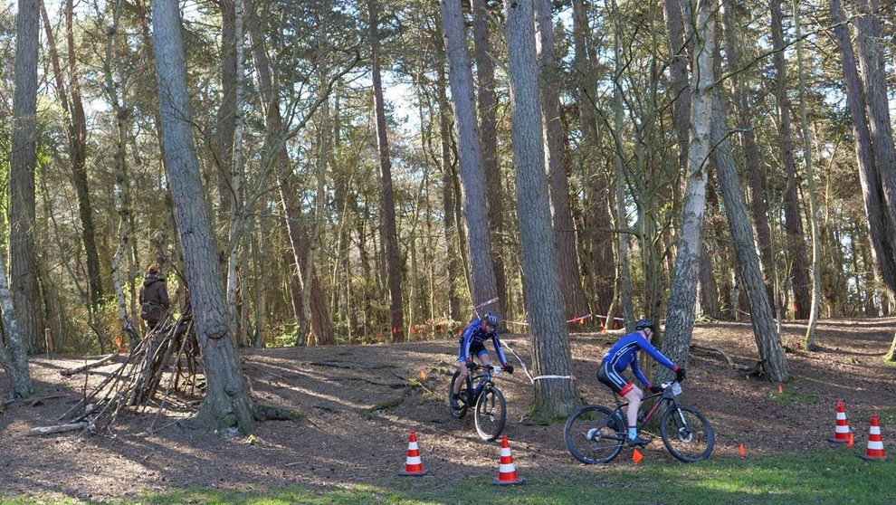 15-�rig vinder over sin egen tr�ner