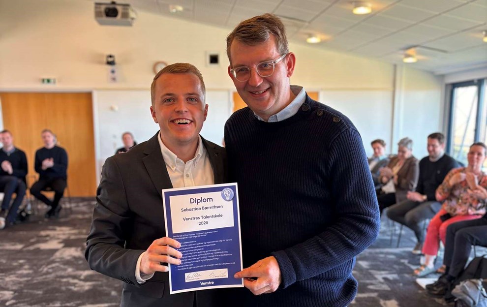 Ungt Venstre-h�b bestod i fornemt selskab