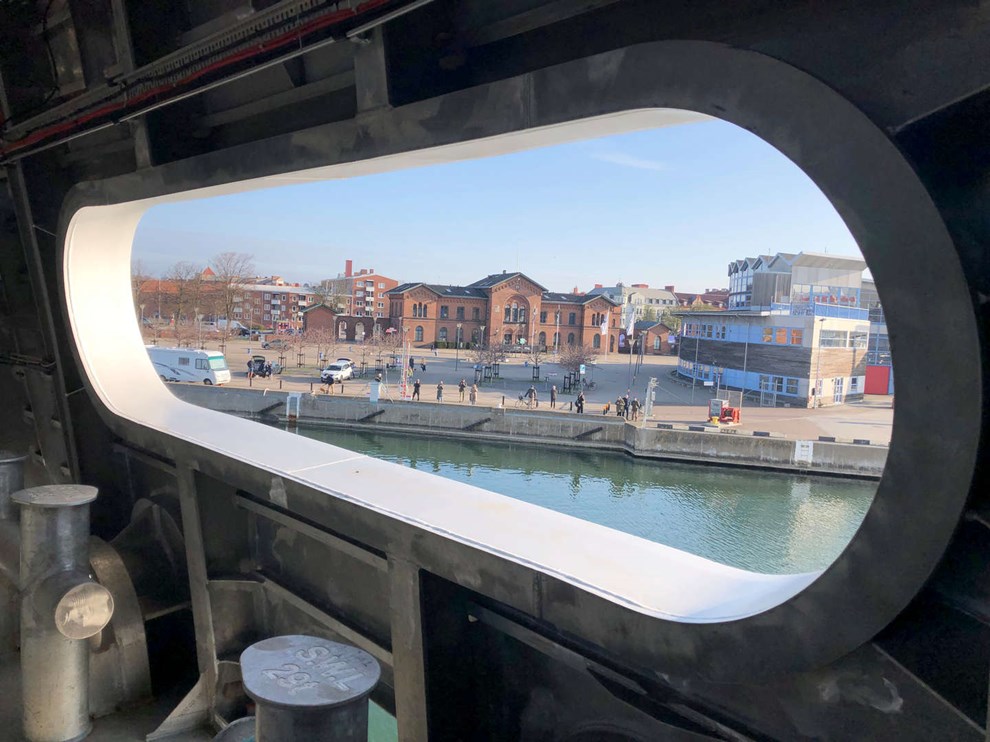 Fiktive politifolk p� gaden i Ystad