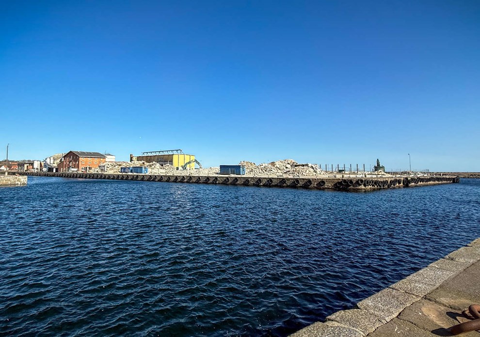 Drop byggeplanerne! Lad folket f� gl�de af Nex�s �bne havneomr�de