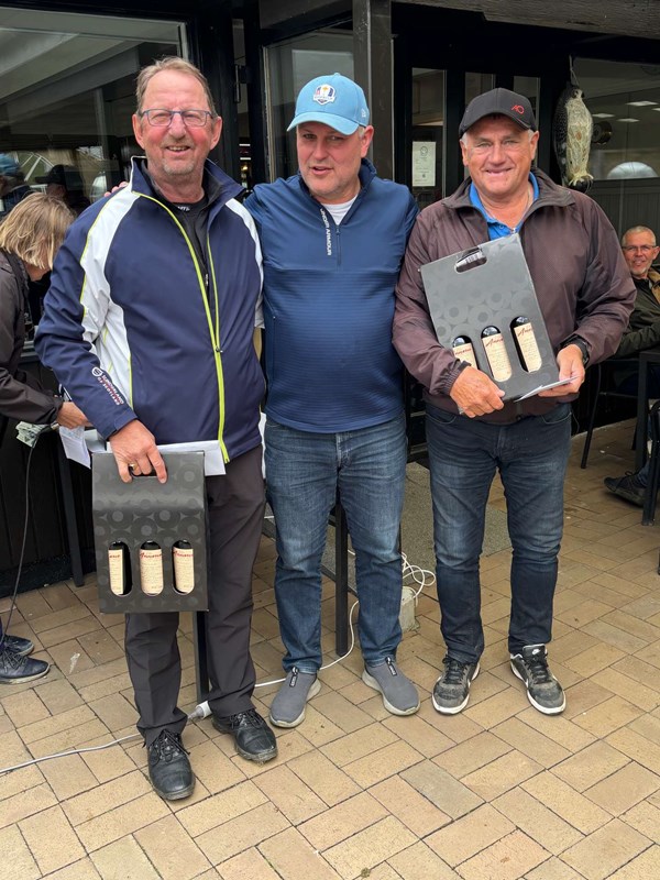 138 golfspillere sk�d s�sonen i gang