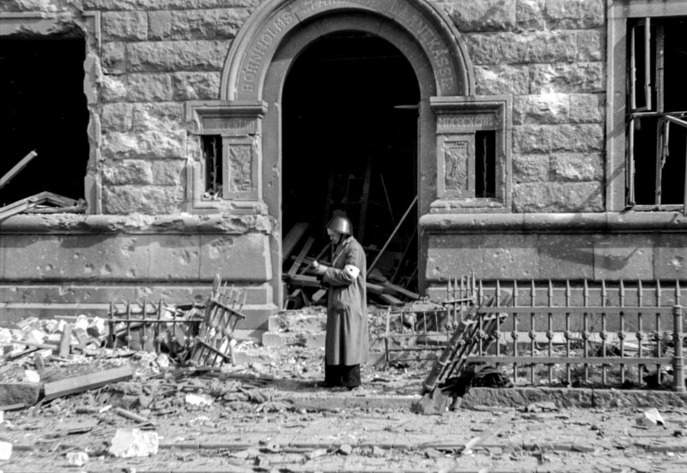 Bornholm, bombet og befriet?