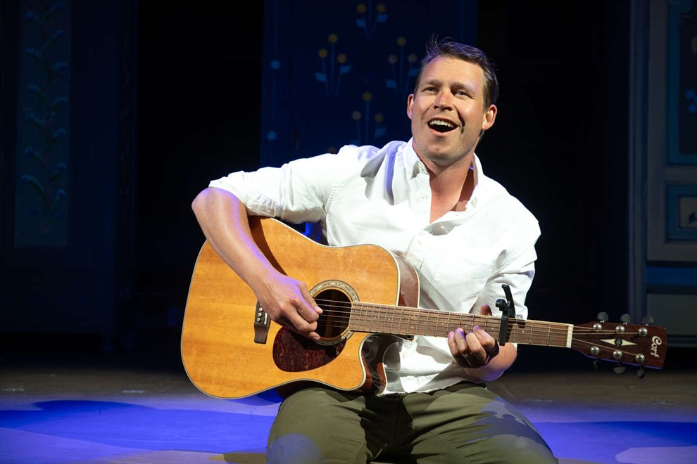 Efter afbud: Sommerrevyen præsenterer gammel kending Efter afbud: Sommerrevyen præsenterer gammel kending