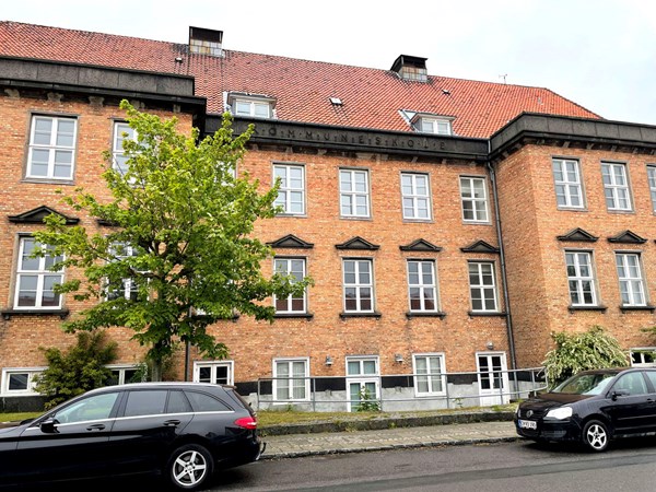 Alt sat til salg: Her er prisen p� �stre Skole