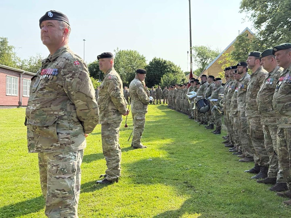 Historisk dag p� kasernen: 'Der er mange f�lelser i det'