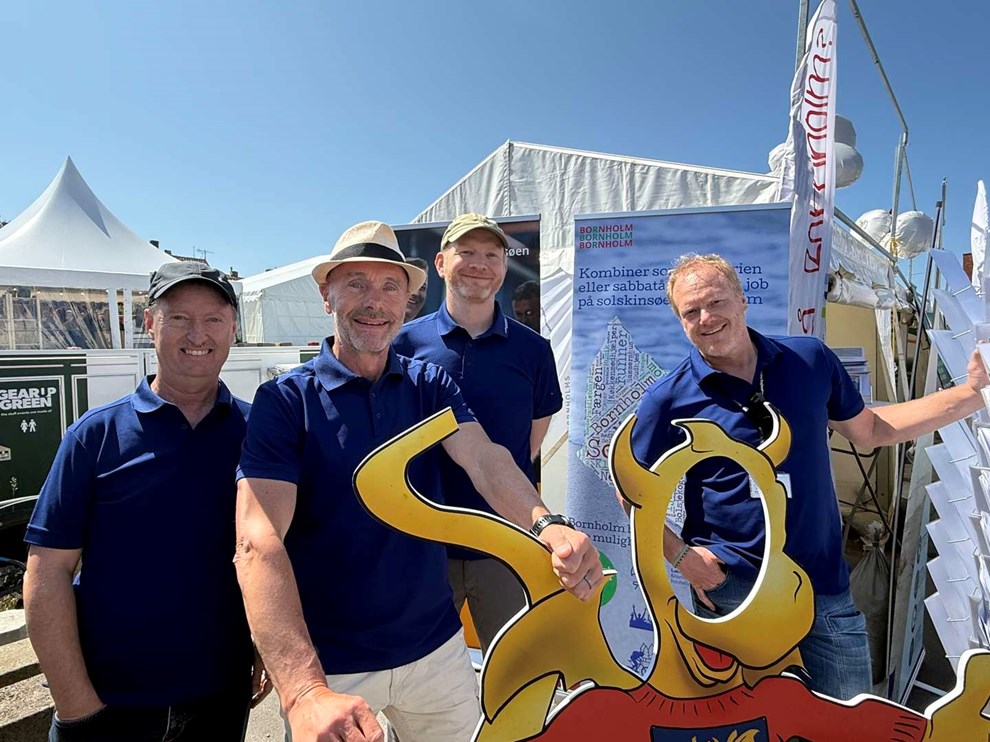 Regner med at modtage et par cv'er Regner med at modtage et par cv'er