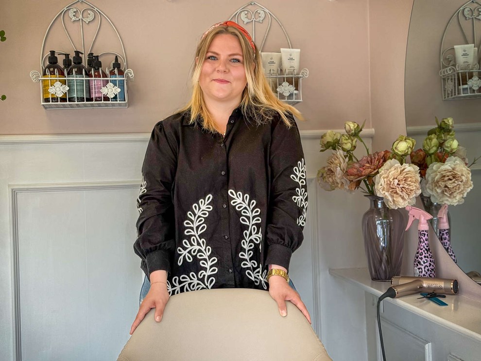 �bner fris�rsalon til �re for datterens hjerte