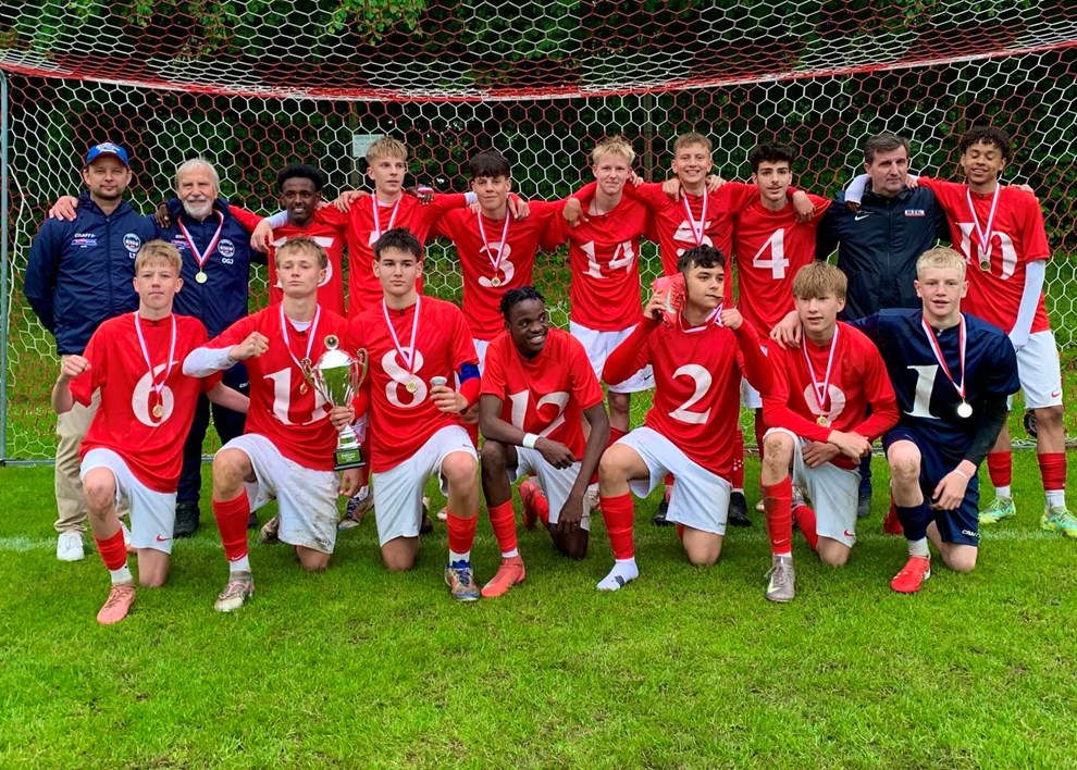 Udgiver slagsang: Svigermor fandt p den