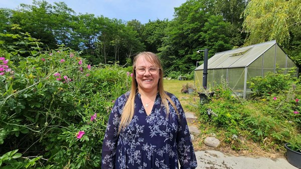 Tre unge studerende p� vej fra udlandet - de mangler et hjem