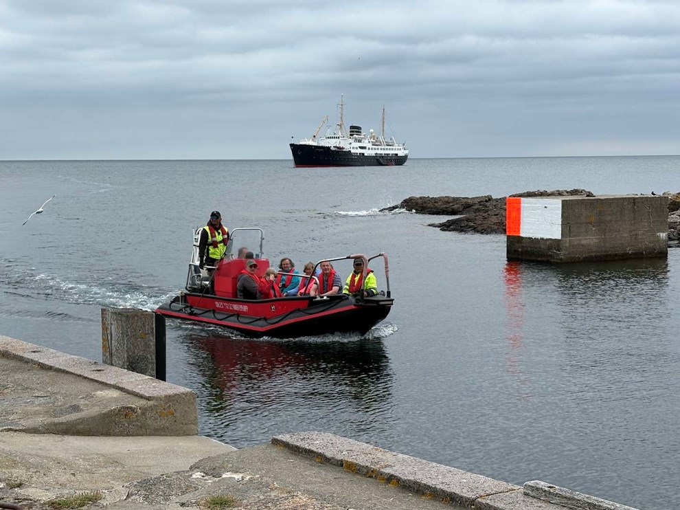 Dagens billede: Norsk skib p� bes�g i Gudhjem