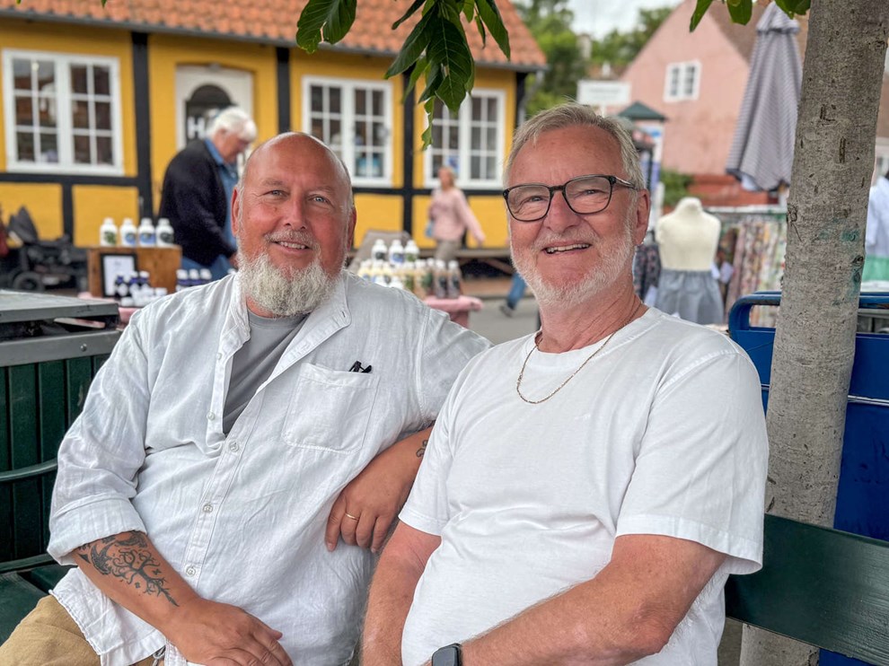 Turister giver en saltvandsindspr�jtning som holder hele �ret