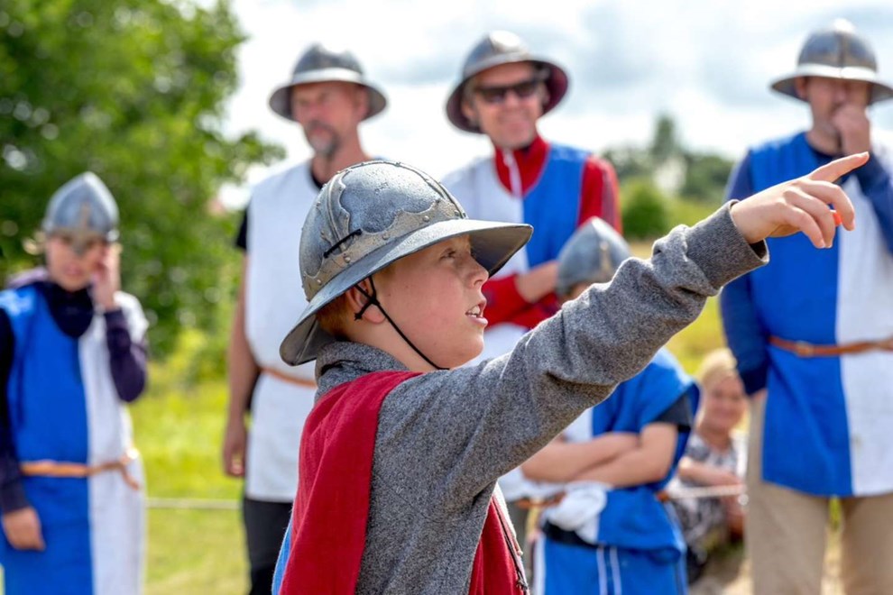 Oplev middelalderstemning med mjød, bål og fællessang Oplev middelalderstemning med mjød, bål og fællessang