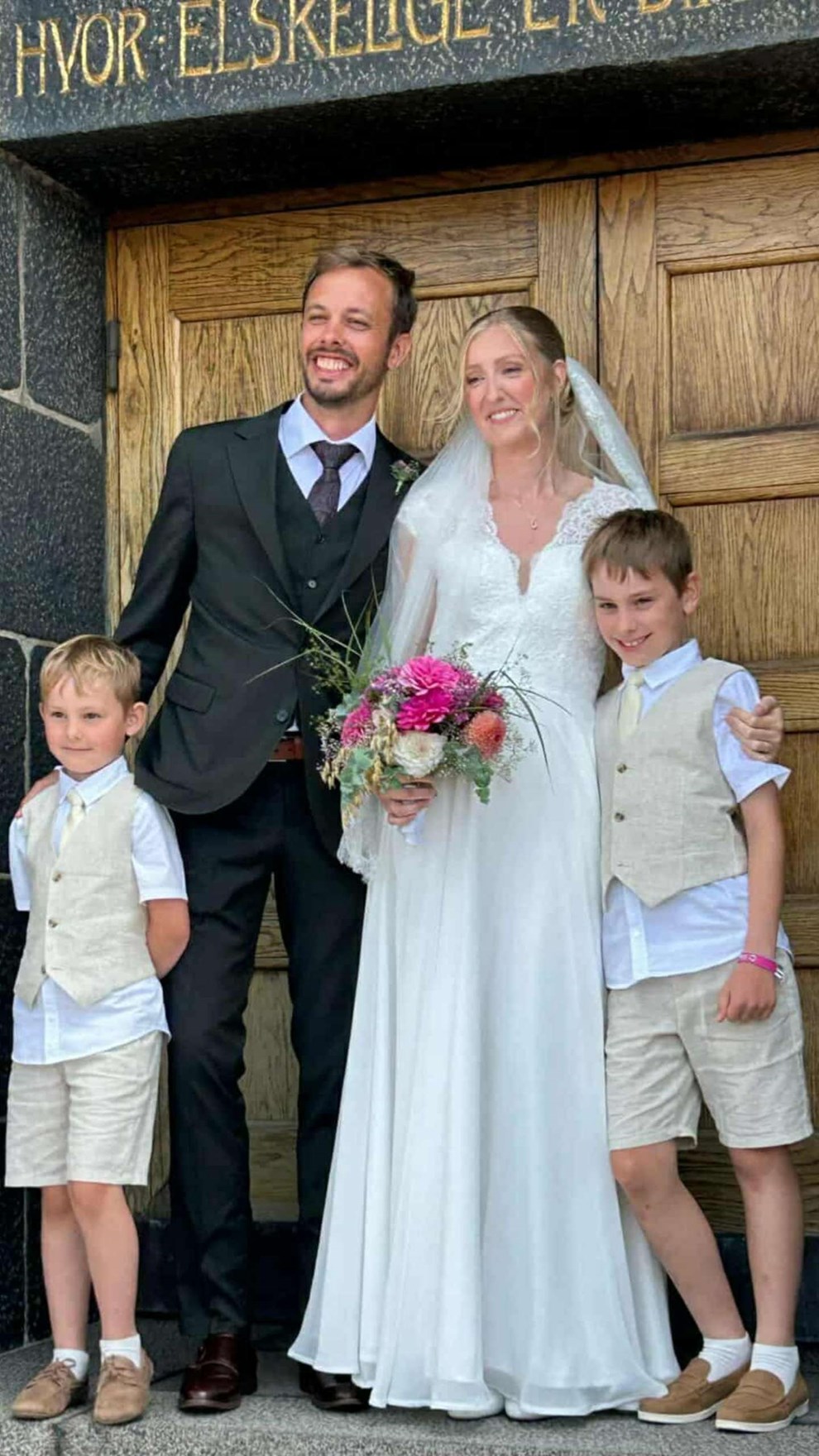 Bryllup: Rikke og Christian viet i Rnne