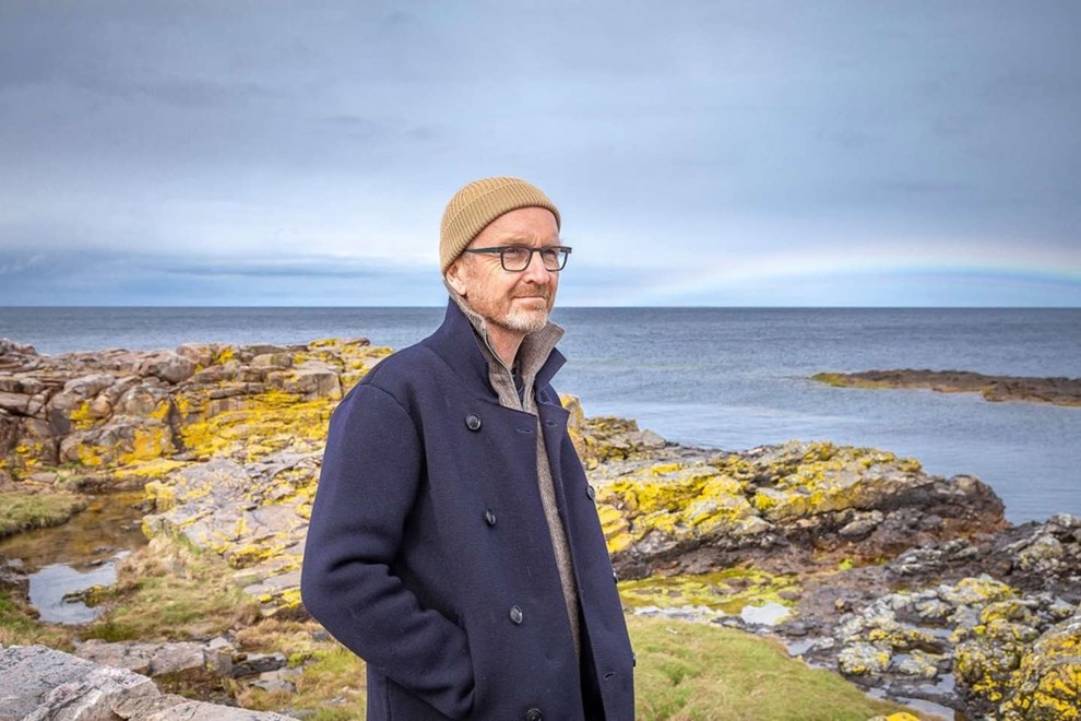 Hans firma g�r i land i Nex�