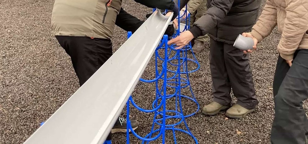 Børn lærer at kontrollere vand Børn lærer at kontrollere vand