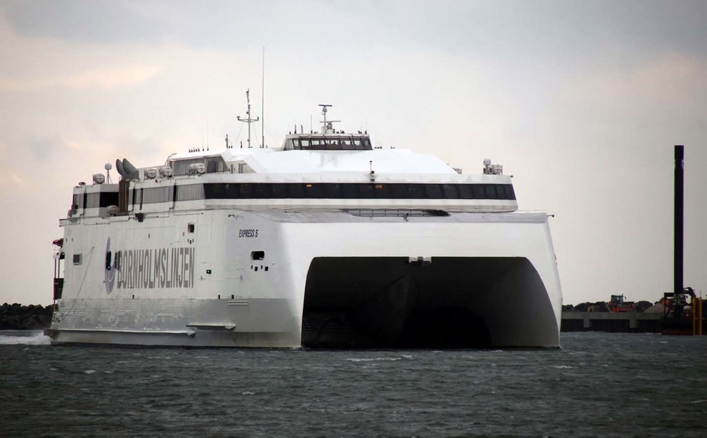 Express 5 tog morgenturen p� tre motorer