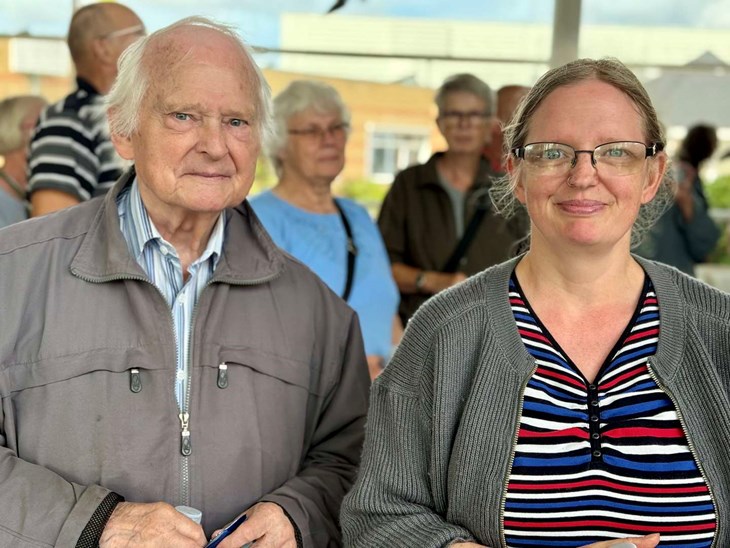 Bjarne og Vibeke Nybo kunne lige n&aring; til &aring;bent hus p&aring; TV2 Bornholm, inden turen g&aring;r hjem til Jylland. Foto: Holger Larsen