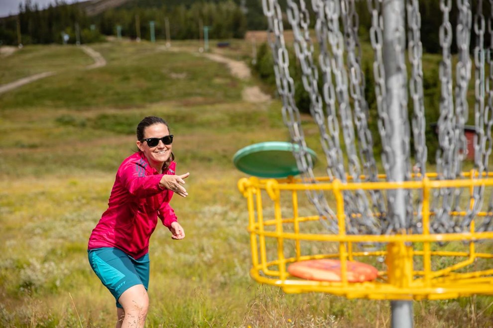 Aakirkeby i front i r�s om Beof-penge