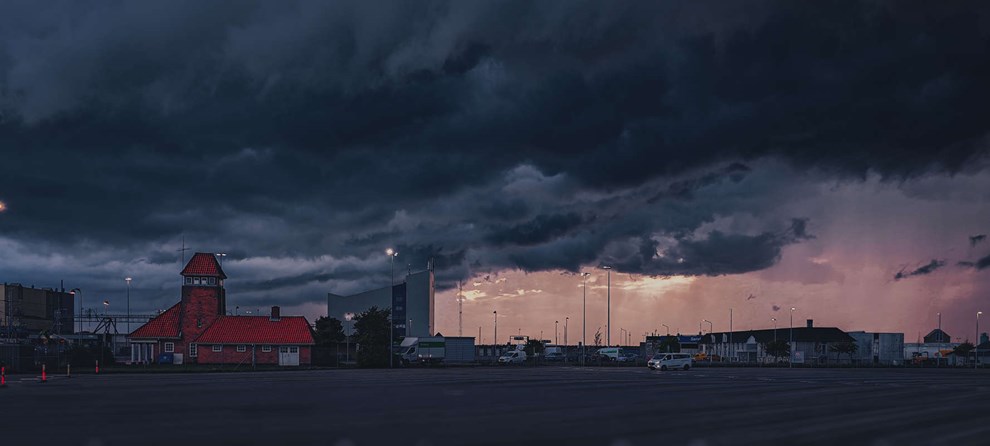 Dagens billede: Dunkel aftenkulisse på havnen Dagens billede: Dunkel aftenkulisse på havnen