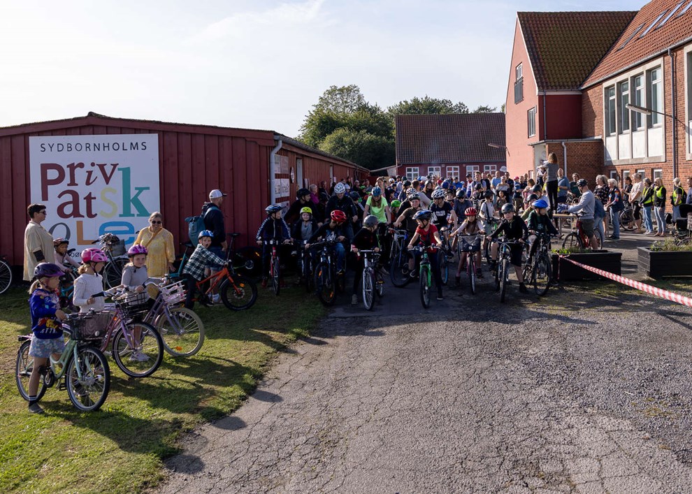 Cyklede 2.401 km p to timer 