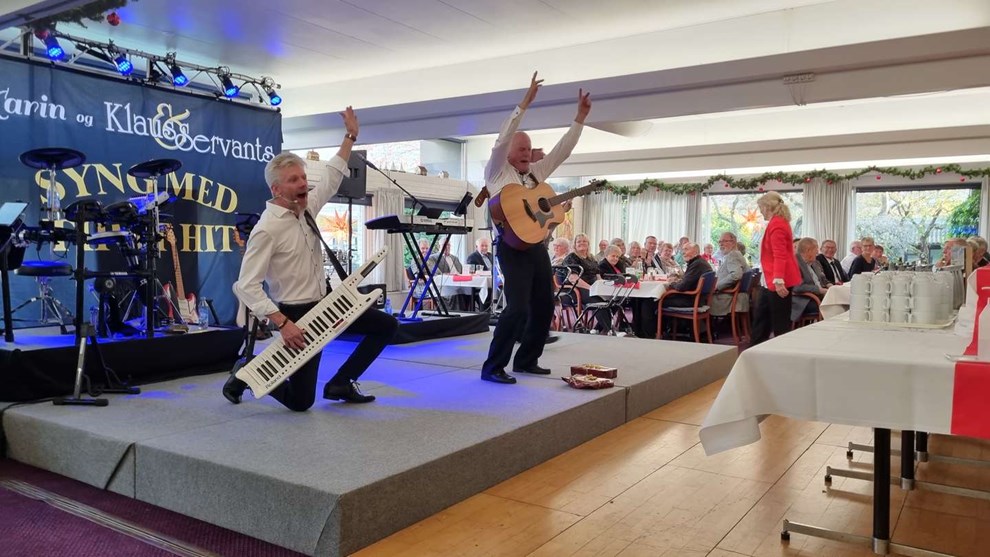 Popul�rt orkester spiller til fest