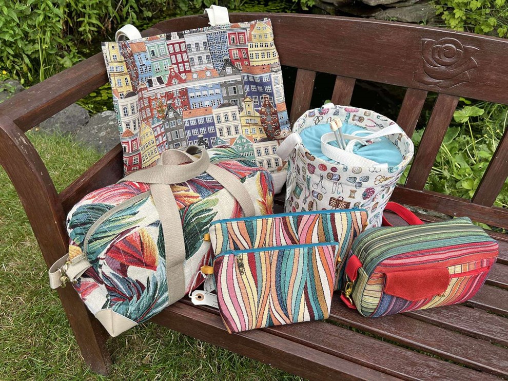 Tre sl�r sig sammen i Snogeb�k