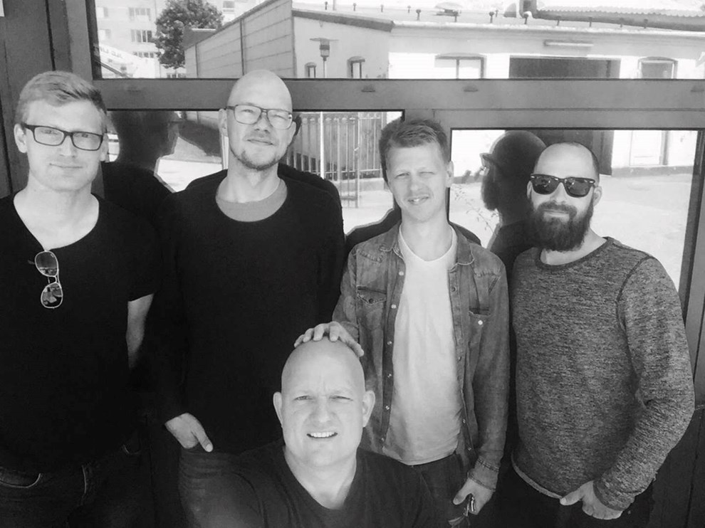 Kvintet indtager pakhus Kvintet indtager pakhus