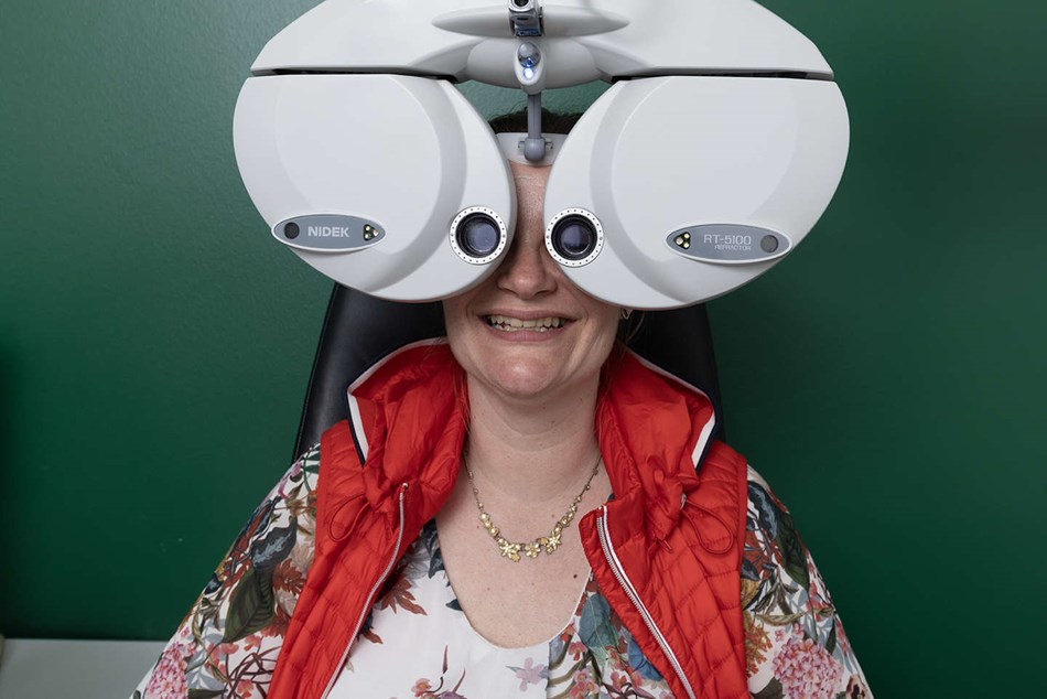 Optiker giver udsatte familier gratis briller