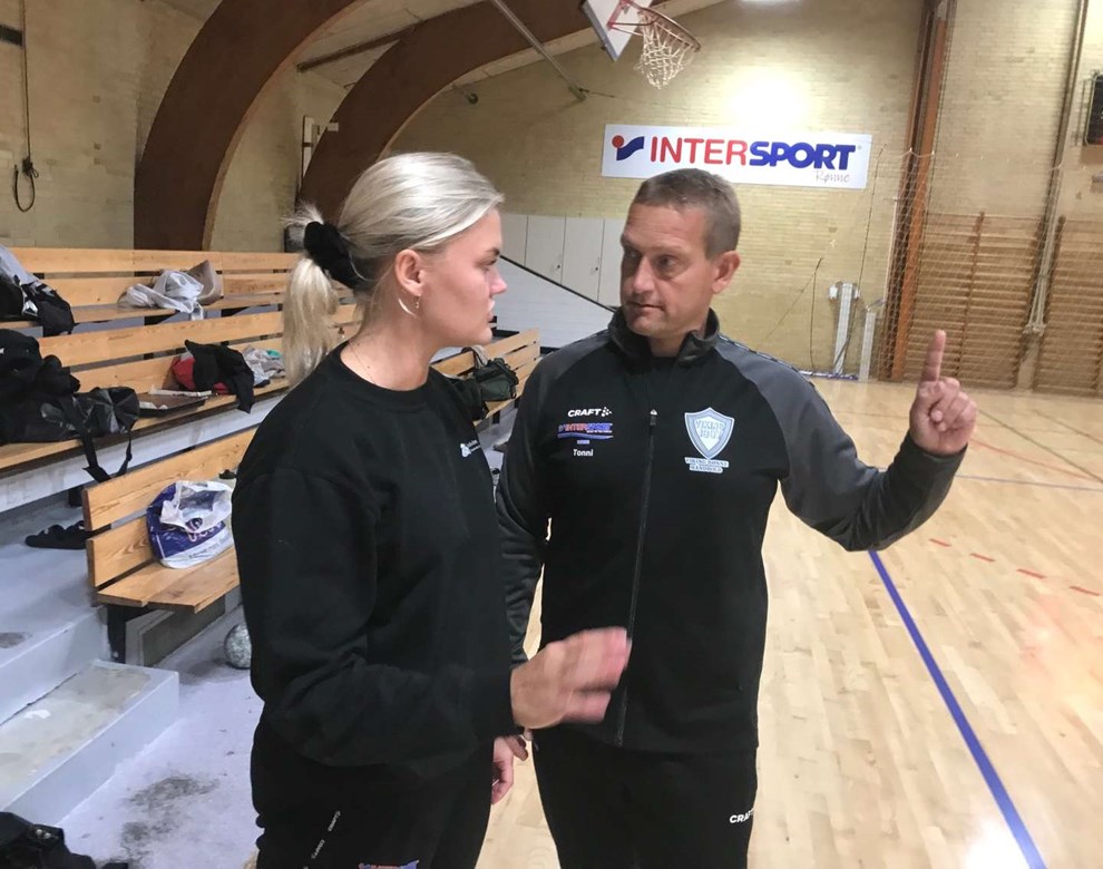 Fra håndboldbanen til travbanen: Marias dobbelte passion Fra håndboldbanen til travbanen: Marias dobbelte passion