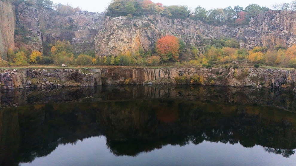En bro h�rer ikke hjemme i Bornholms smukkeste natur
