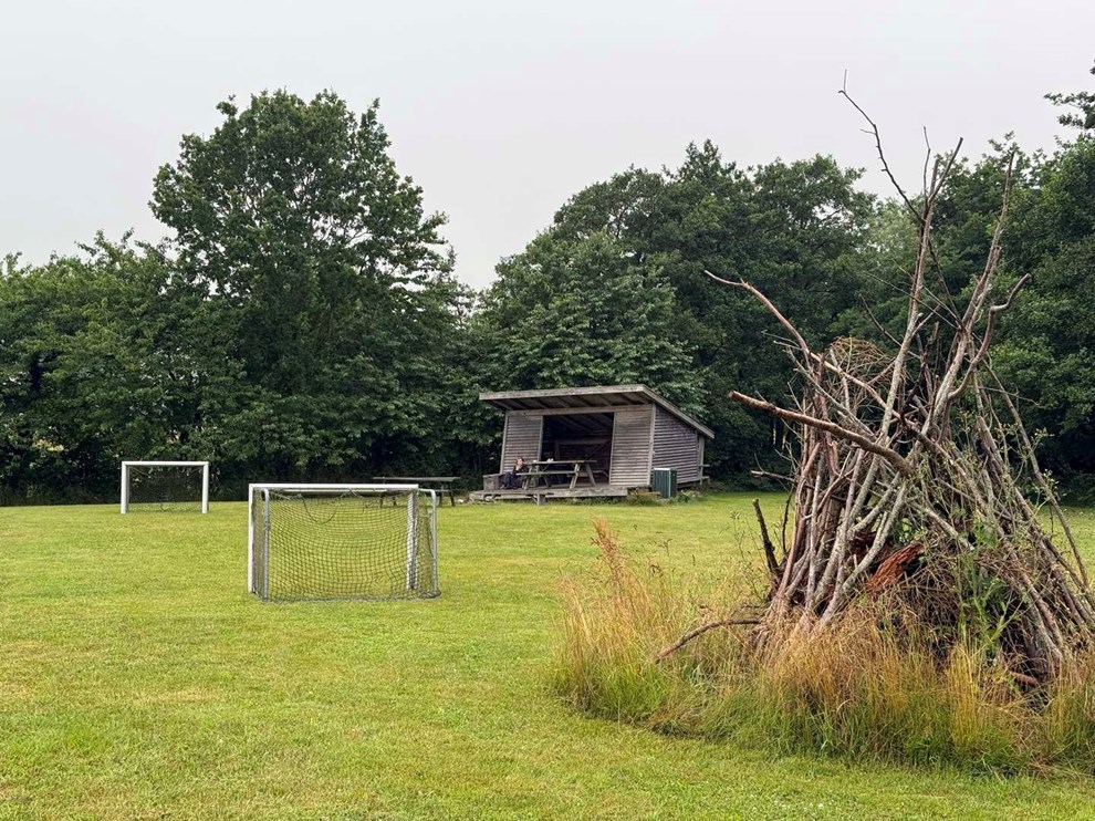 Flere sover under åben himmel Flere sover under åben himmel