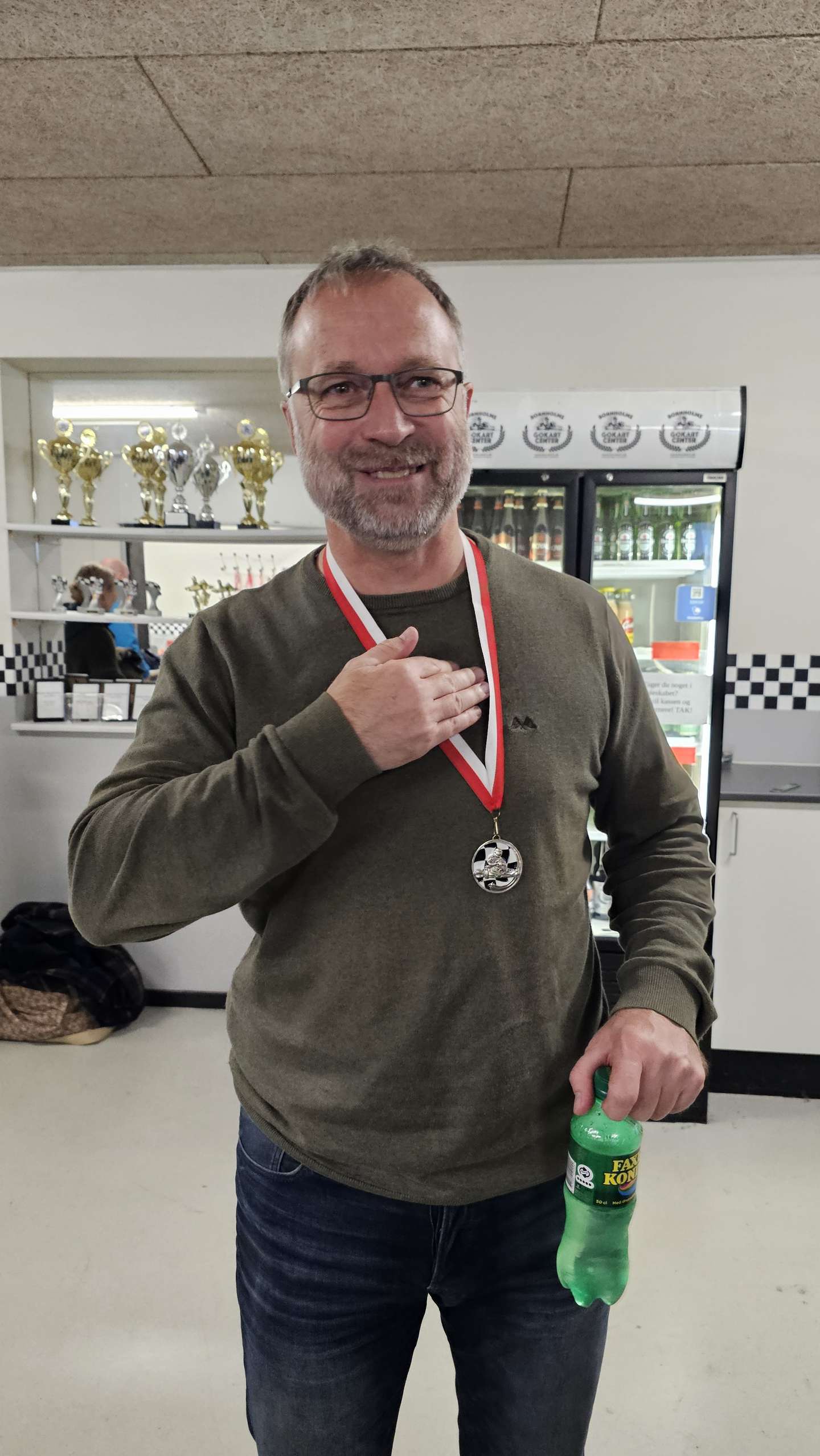 Trøst trøster sig med en sølvmedalje. Foto: Søren Strandman-Møller