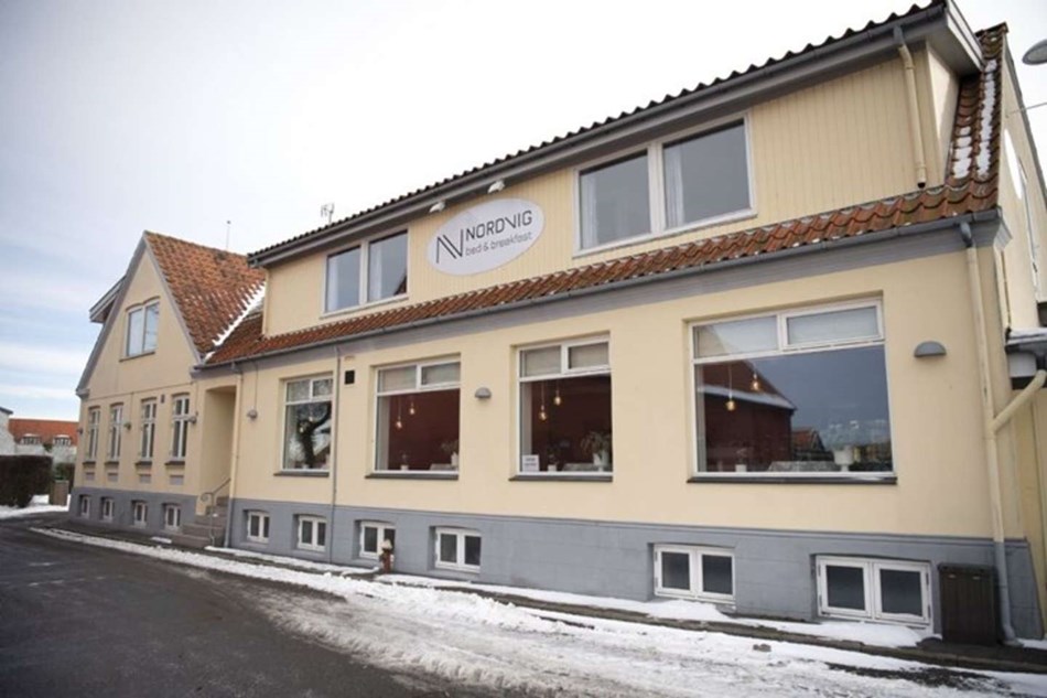 K�ber bed & breakfast, flytter restaurant og g�r datter til direkt�r