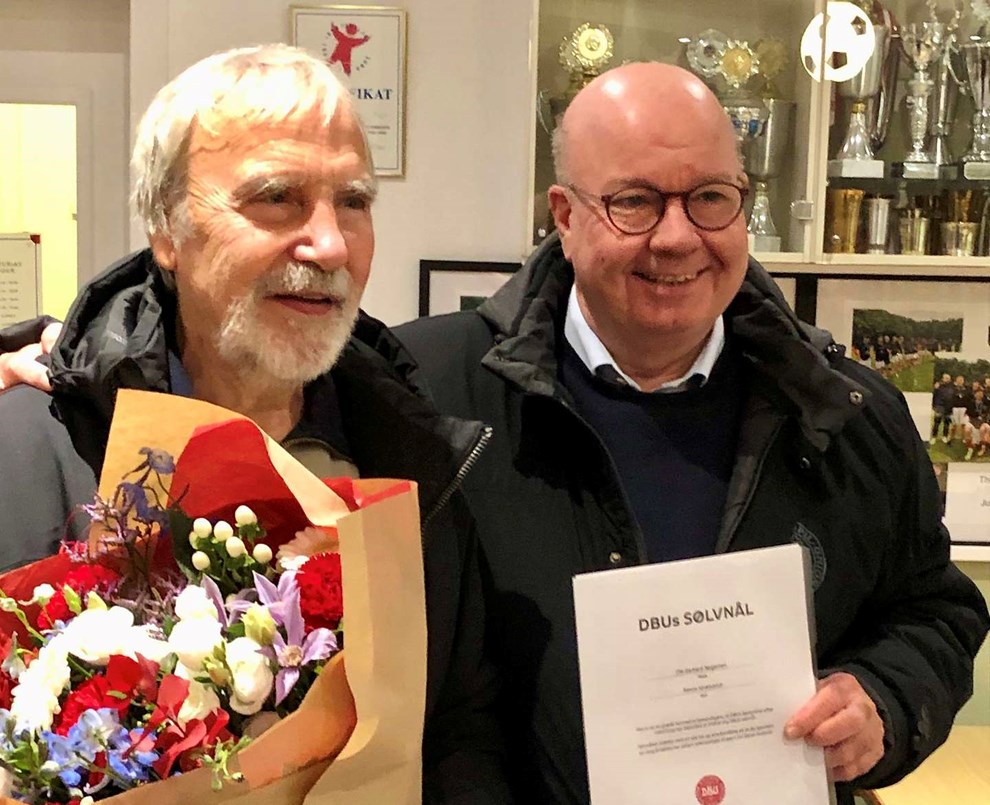 82-rig fodboldtrner fik fornem hder