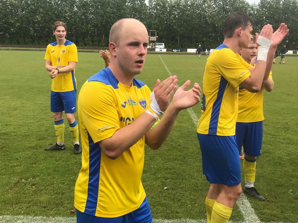 Målfest: Fire kasser af Nicolai Olsen Målfest: Fire kasser af Nicolai Olsen